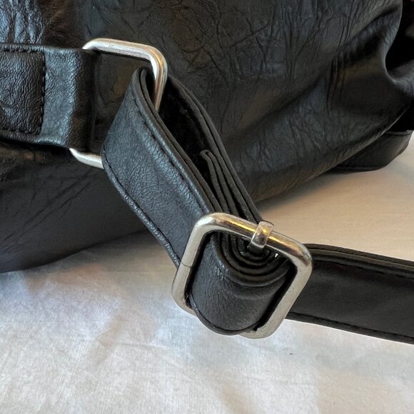 American Eagle Black Large Quilted Backpack Style Bag, Like New! - Picture 7 of 13